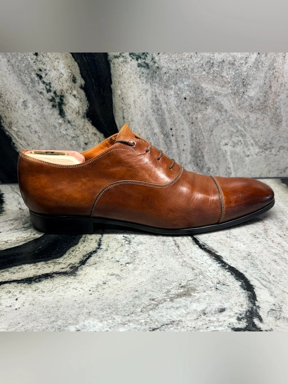 Santoni description beautiful